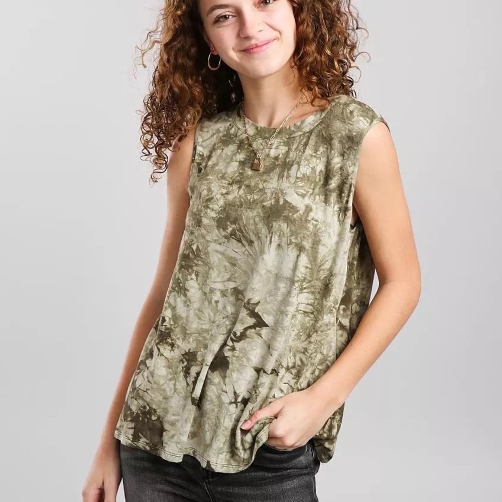 TYE DYE BKE TWIST BACK TANK TOP FROM BUCKLE SIZE MEDIUM